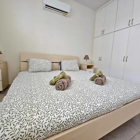 Mycyprusstay-queen Anna's Dream 1 Bedeoom Πάφος