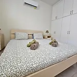 Mycyprusstay-queen Anna's Dream 1 Bedeoom Paphos