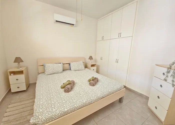 Mycyprusstay-queen Anna's Dream 1 Bedeoom Apartment Paphos
